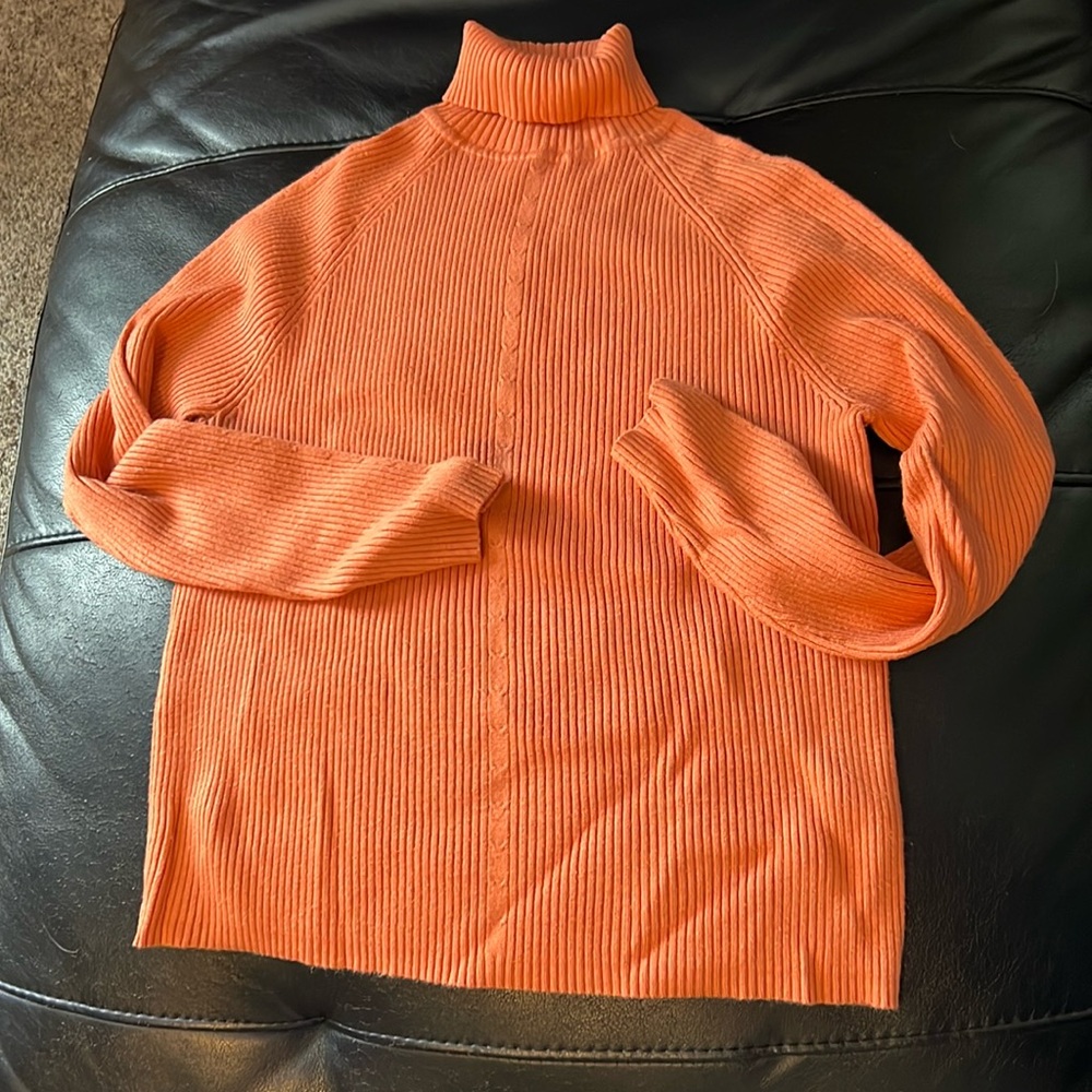 Women’s extra large, white stag lightweight sweater